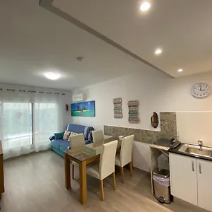 Apartamento Marilyn, Rosas